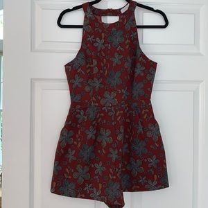 Lush Floral Romper - with pockets - SIZE SMALL - Excellent condition
